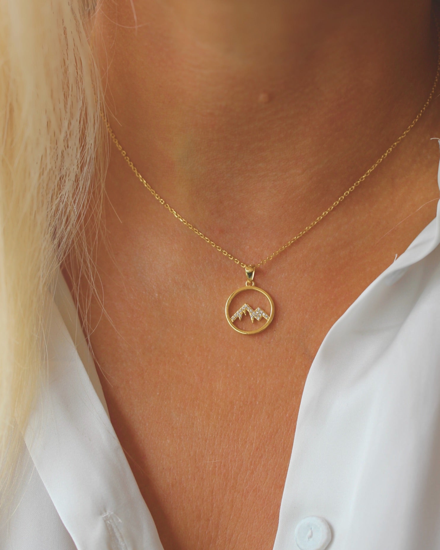 Berghaslkette – Glitzernde Berge